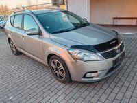 Gebraucht Kia Ceed 116 PS (85 kW) 2010 Gold Kleinwagen