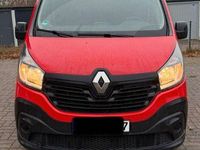 Gebraucht Renault Trafic 95 PS (69 kW) 2016 Rot Van / Kleinbus
