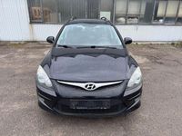 Gebraucht Hyundai i30 128 PS (94 kW) 2011 Schwarz Kombi