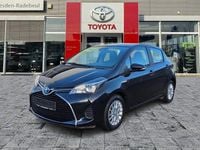 Gebraucht Toyota Yaris Hybrid Plus 101 PS (74 kW) 2015 Mysticschwarz mica Kleinwagen