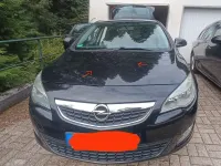 Gebraucht Opel Astra Edition 101 PS (74 kW) 2010 Schwarz Kleinwagen