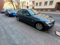 Gebraucht BMW 318 129 PS (94 kW) 2007 Grau Limousine