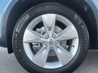 Neu Volvo XC40 Core 163 PS (119 kW) 2025 Grau SUV