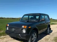Second-hand Lada Urban 83 CP (61 kW) 2017 Negru SUV