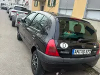 Używany Renault Clio II 58 KM (42 kW) 2000 Czarny Sedan/Limuzyna