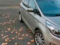 Gebraucht Kia Carens 137 PS (100 kW) 2014 Silber Van / Kleinbus