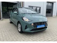 Gebraucht Hyundai i10 Trend 67 PS (49 kW) 2022 Grün Kleinwagen