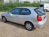 Gebraucht Toyota Corolla 110 PS (80 kW) 2001 Silber Kleinwagen