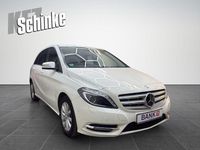 Gebraucht Mercedes B200 156 PS (114 kW) 2015 Weiß Van / Kleinbus