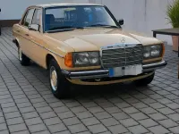 Gebraucht Mercedes 230 136 PS (100 kW) 1983 Gelb Limousine