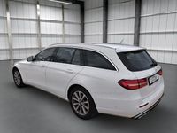 Gebraucht Mercedes E220 194 PS (142 kW) 2018 Weiß Limousine