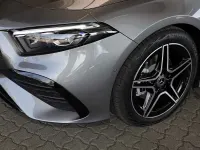 Gebraucht Mercedes A200 AMG 163 PS (119 kW) 2025 Metalliclack mountaingrau Limousine