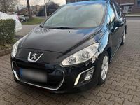 Gebraucht Peugeot 308 109 PS (80 kW) 2011 Schwarz Limousine