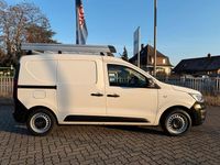 Second-hand Renault Express 75 CP (55 kW) 2023 Alb Monovolum