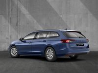 Neu Skoda Superb Essence 150 PS (110 kW) 2025 Blau Kombi