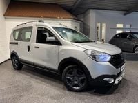 Gebraucht Dacia Dokker Stepway 116 PS (85 kW) 2017 Silber Van / Kleinbus