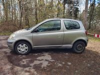 Gebraucht Toyota Yaris 68 PS (50 kW) 2004 Silber Kleinwagen