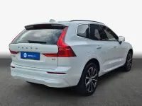 Gebraucht Volvo XC60 Core 197 PS (144 kW) 2023 Crystal weißperleffekt SUV