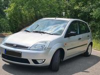 Gebraucht Ford Fiesta 80 PS (58 kW) 2002 Silber Limousine