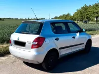 Używany Skoda Fabia 69 KM (50 kW) 2011 Srebrny Hatchback