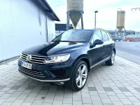Gebraucht VW Touareg 262 PS (192 kW) 2015 Blau SUV