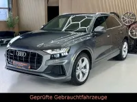Używany Audi Q8 S-line plus 231 KM (169 kW) 2022 Szary SUV