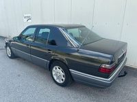 Second-hand Mercedes E250 113 CP (83 kW) 1995 Gri Berlinǎ