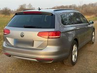 Gebraucht VW Passat 150 PS (110 kW) 2018 Grau Kombi