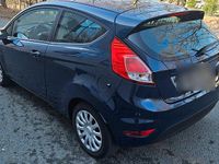 Gebraucht Ford Fiesta 60 PS (44 kW) 2014 Blau Kleinwagen