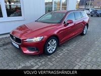 Gebraucht Volvo V60 Core 197 PS (144 kW) 2022 Rot Kombi