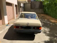 Gebraucht Mercedes 190 72 PS (52 kW) 1985 Gelb Limousine