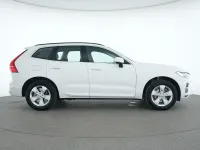 Gebraucht Volvo XC60 Momentum 197 PS (144 kW) 2022 Ice white SUV