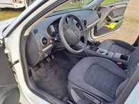 Gebraucht Audi A3 Attraction 150 PS (110 kW) 2016 Weiß Limousine