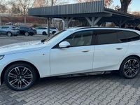 Gebraucht BMW 520 M Sport 190 PS (139 kW) 2025 Weiß Limousine