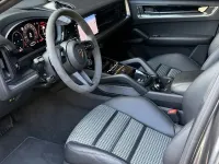 Gebraucht Porsche Cayenne 354 PS (260 kW) 2024 Grau SUV
