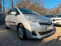 Gebraucht Toyota Verso-S Cool 99 PS (72 kW) 2014 Silber Van / Kleinbus