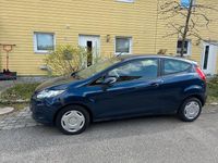 Gebraucht Ford Fiesta 82 PS (60 kW) 2012 Blau Kleinwagen