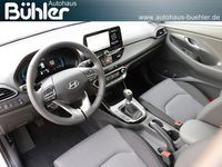 Gebraucht Hyundai i30 Select 101 PS (74 kW) 2024 Atlas white uni Limousine