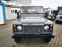 Gebraucht Land Rover Defender 122 PS (89 kW) 2011 Grün SUV