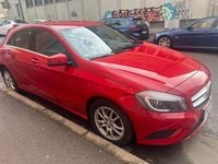 Gebraucht Mercedes A200 136 PS (100 kW) 2013 Rot Kleinwagen