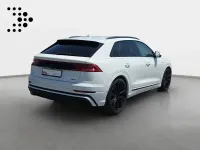 Gebraucht Audi Q8 S-Line 286 PS (210 kW) 2023 Gletscherweiß metallic SUV