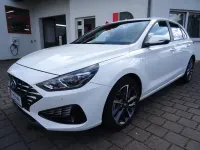 Gebraucht Hyundai i30 Trend 120 PS (88 kW) 2024 Weiß Limousine