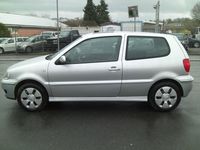 Gebraucht VW Polo 60 PS (44 kW) 2000 Silber Limousine