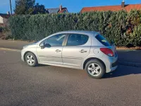 Gebraucht Peugeot 207 90 PS (66 kW) 2011 Silber Limousine