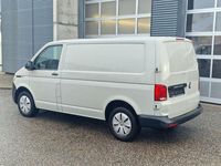 Gebraucht VW Transporter 110 PS (80 kW) 2022 Ascotgrau Van