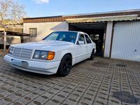 Gebraucht Mercedes E230 131 PS (96 kW) 1988 Weiß Limousine
