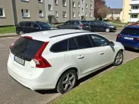 Gebraucht Volvo V60 Business Edition 150 PS (110 kW) 2015 Weiß Kombi