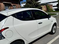 Second-hand Lancia Ypsilon 109 CP (80 kW) 2014 Alb Hatchback