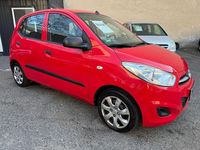 Gebraucht Hyundai i10 65 PS (47 kW) 2012 Rot Kleinwagen