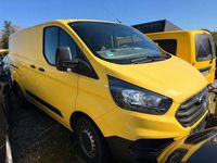 Second-hand Ford Transit Custom 105 CP (77 kW) 2018 Galben Monovolum